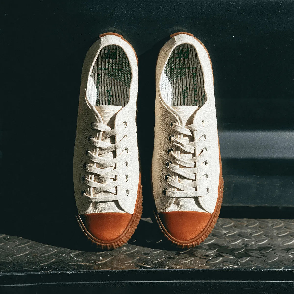 Off-White/Gum